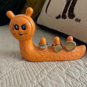 THE cutest ring holder EVER!